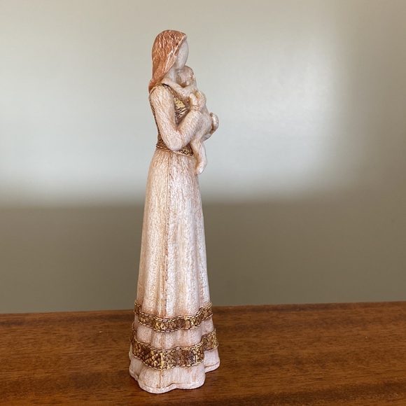 Mother and Child Statue Exc Cond Prev Owned NWT - Picture 2 of 10
